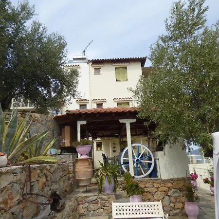 Apartment Odyssia Near The Seaside