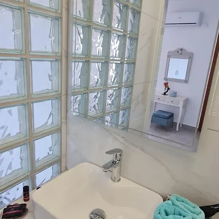 Odyssia Near The Seaside דירה