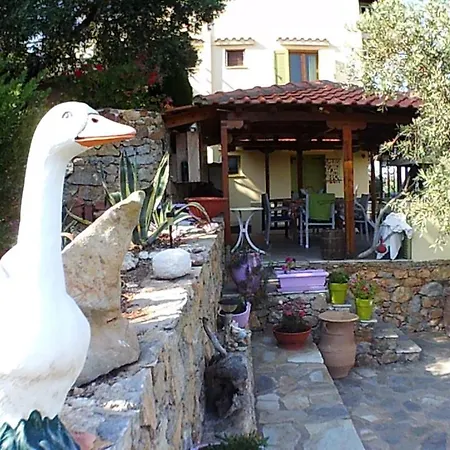 Odyssia Near The Seaside דירה